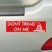 Gadsden_flag 11inの赤のBumper2白 バンパーステッカー (車上)