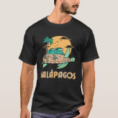 Galapagos Islands Sea Turtle Surfing Beach Tシャツ (正面)
