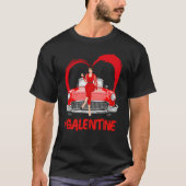 Galentines Single Red Car Driver Fun Bestie Valent Tシャツ (正面)
