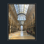 Galleria Vittorio Emanuele arcade – ミラノ,イタリア ポストカード<br><div class="desc">Galleria Vittorio Emanuele IIはイタリア最古のアクティブショッピングモールで、ドゥオモ大聖堂とミラノで最も有名な2つのランドマークであるテアトロ・アッラ・スカラを結んでいる。建築もし的に見るファンシー価値があるアーケード。世界中の同じようなアーケードからガレリアを際立たせる巨大なスケールと大胆なドーム。写真© Laudie Nocera www.zazzle.co.uk/kardemummadesign</div>