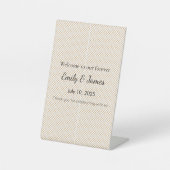 Game-Changing Business Sign – Custom Bold Design 台座サイン (正面)