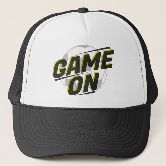 Game On サッカーボール グラフィック © GraphicLoveShop キャップ (正面)