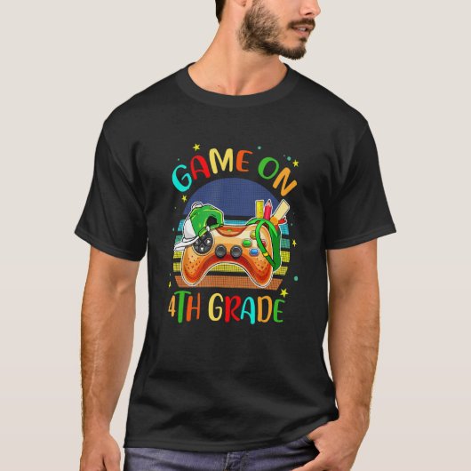Game On 4th Grade Back To School For Gaming Boy Tシャツ (正面)