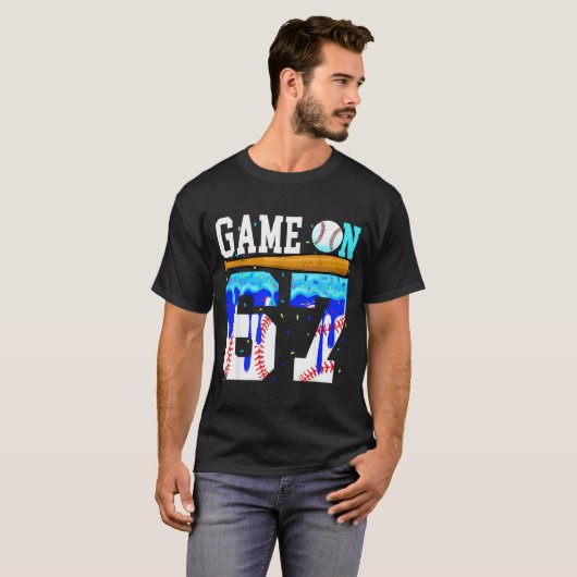 Game On 67 Baseball Drip Six Seven Meme 6 7 Birthd Tシャツ (正面フル)