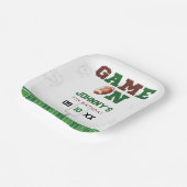Game On American Football Birthday ペーパープレート (傾斜あり)