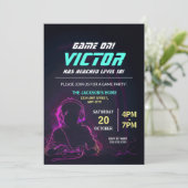 Game On Neonビデオゲームボーイ誕生日パーティー 招待状 (スタンド正面)