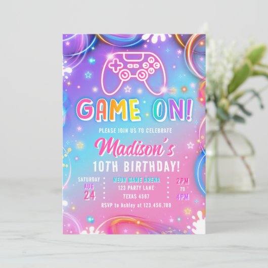 Game On Videogame Arcade VR Neon Girl Birthday 招待状 (スタンド正面)