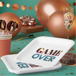 「GAME OVER」と大胆な文字が入った白いスクエアプレート ペーパープレート