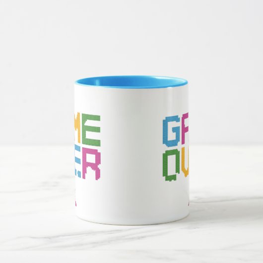 Game Over Gamer Mug – Retro Pixel Gaming Coffee  マグカップ (中央)