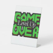 Game Over, Level Up: Pixelated Retro Game World 台座サイン (正面)