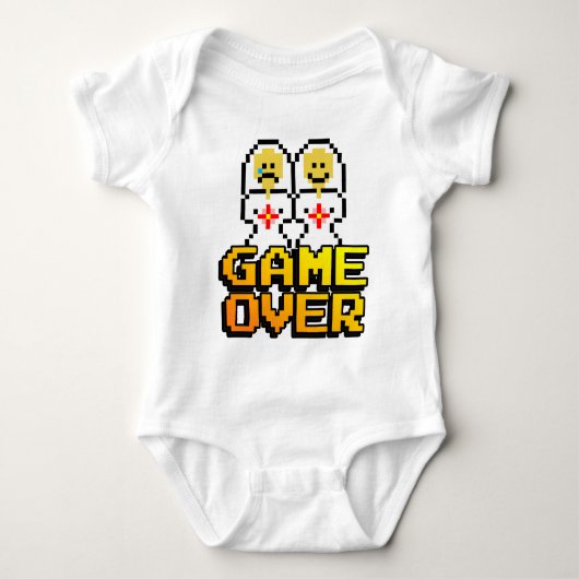Game Over Marriage （レズビアン、8ビット） ベビーボディスーツ (正面)