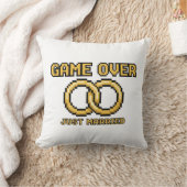 Game Over Married Funny Throw Pillow クッション (ブランケット)