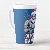 Gamer Christmas Gifts Cyber Santa Robot Xmas Gamer カフェラテマグ (左アングル)
