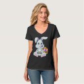 Gamer Easter Bunny Rabbit Video Game Player with C Tシャツ (正面フル)