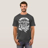 Gamer Procrastinating Doing A Side Quest Procrasti Tシャツ (正面フル)