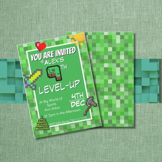 Gamer's Birthday Invitation Green Pixels 招待状