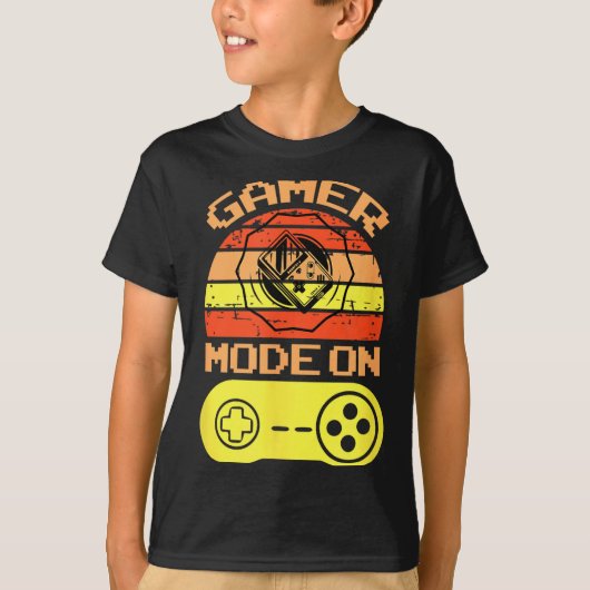 Gaming Mode On Funny Game Quotes Gift For Players Tシャツ (正面)