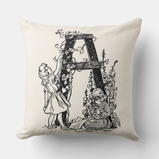 Garden MonogramのA文字 クッション (正面)