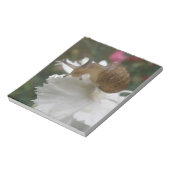 Garden Snail and White Carnationメモ帳 ノートパッド (回転)