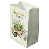 Garden Wheelbarrow Happy Birthday Personalized ミディアムペーパーバッグ (裏面アングル)