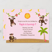 Garls Monkeying のまわりに 7x5招待状 招待状 (正面/裏面)