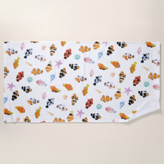 Gathering of Clownfish | Ocean Art Design ビーチタオル