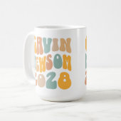 Gavin Newsom 2028社長のWavy文字 コーヒーマグカップ (正面左)