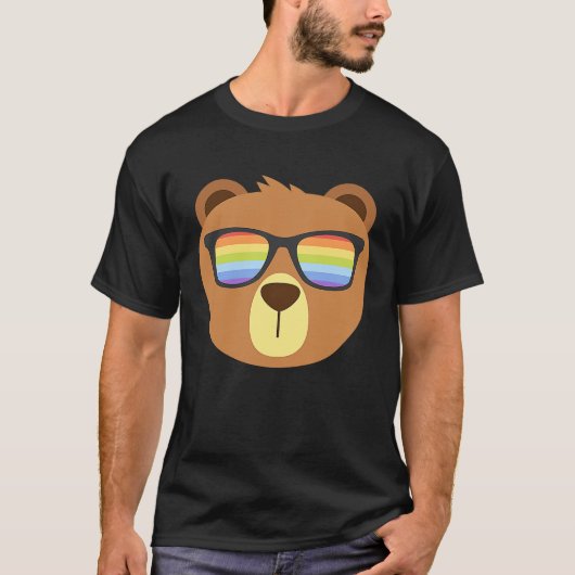 Gay Bear Wearing Bear Pride LGBTQ Flag Sunglasses Tシャツ (正面)
