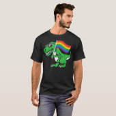 Gay Dinosaur LGBT Q T Rex Rainbow Pride Flag Tシャツ (正面フル)