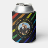 Gay Men Wedding Photo Elegant Rainbow 缶クーラー (缶裏面)