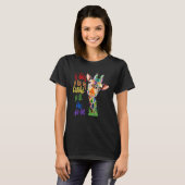 Gay Pride Awareness Giraffe LGBT Pride Flag Rainbo Tシャツ (正面フル)