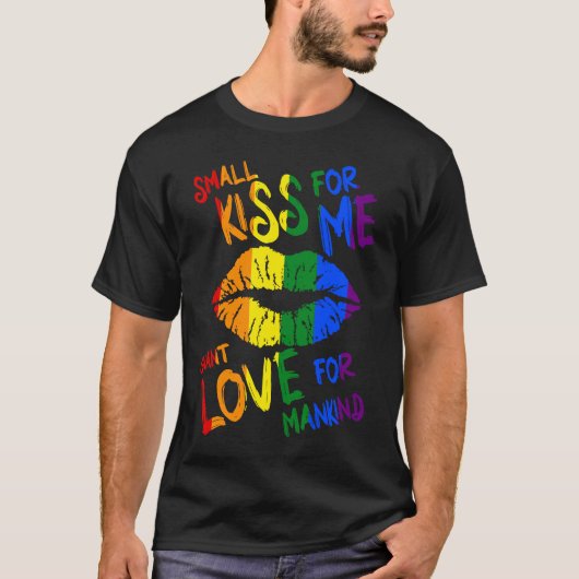 Gay Pride Month Kiss Love Lesbian LGBT Pride LGBTQ Tシャツ (正面)