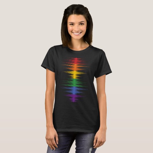 Gay Pride Rainbow Sound Waves  LGBTQ Tシャツ (正面フル)