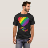 Gay Pride Women Rainbow Graphic Love Wins LGBT Tシャツ (正面フル)