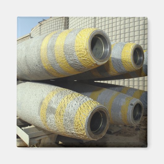 GBU-12爆弾6個がラックに入っている マグネット (正面)