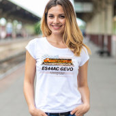 GE ES44AC GEVO機関車とアメリカ国旗 Tシャツ