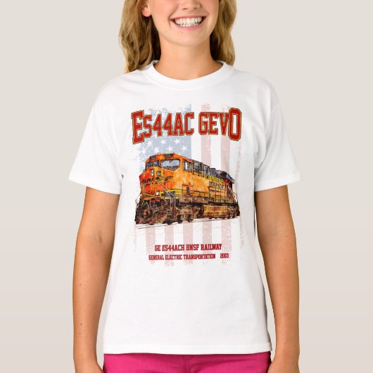 GE ES44AC GEVO機関車とアメリカ国旗 Tシャツ (正面)