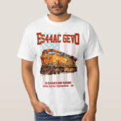 GE ES44AC GEVO機関車とアメリカ国旗 Tシャツ (正面)