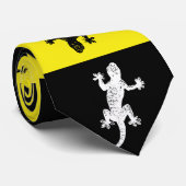 Gecko on yellow, black background - Tie ネクタイ (ロール)