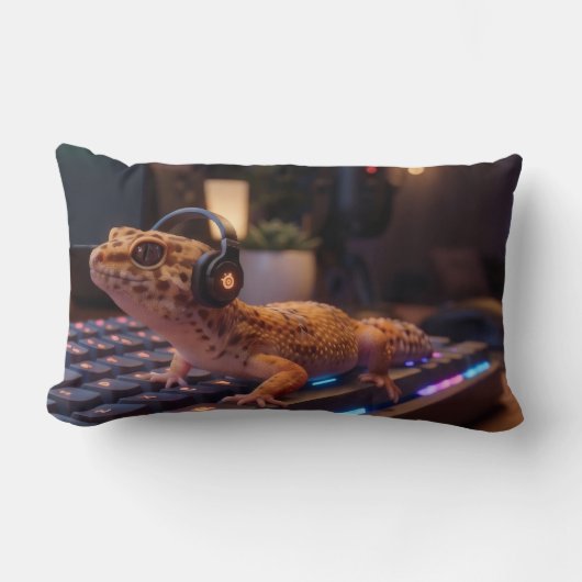 GeckoDev // サイバーパンクプログラマーの腰枕 ランバークッション (正面)