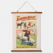 Geese、Roosters、Donkeyを実行するピエロ。 吊り下げ型タペストリー (正面)