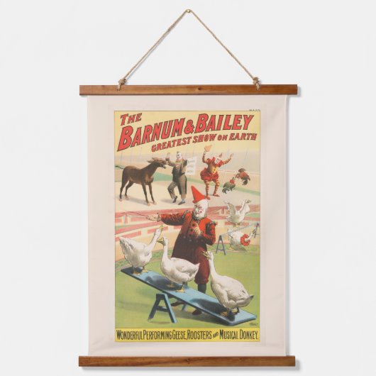 Geese、Roosters、Donkeyを実行するピエロ。 吊り下げ型タペストリー (正面)