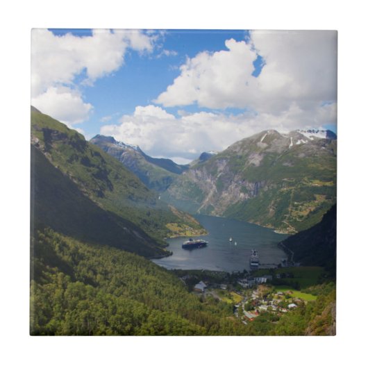 Geiranger Fjord景観（ノルウェー） タイル (正面)