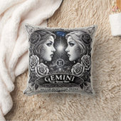 Gemini "Never Just One Thing"装飾用クッション クッション (ブランケット)