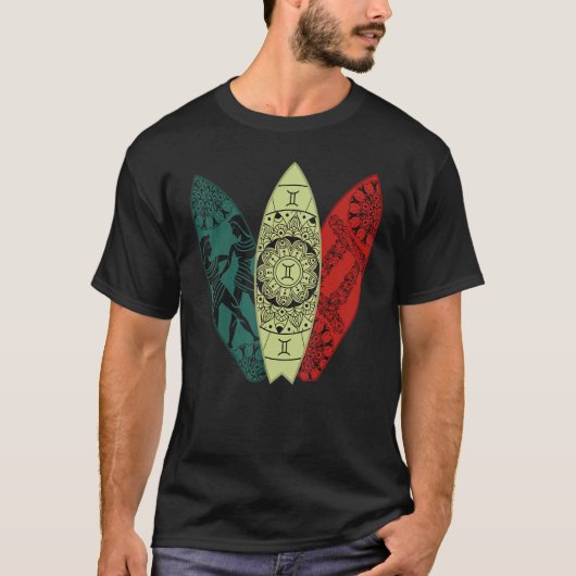 Gemini Zodiac Sign Surfboard Surfing Horoscope Tシャツ (正面)