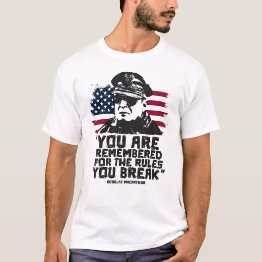 General Douglas MacArthur | WW2 Quote  Tシャツ (正面)