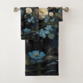 Gentle Panda Bear Among Jungle Roses バスタオルセット (インサイチュ)