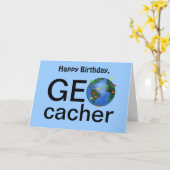 Geocacherの地球のGeocachingのハッピーバースデーの挨拶 カード (黄色い花)