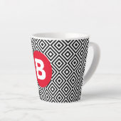 Geometric Black and White Pattern Red Monogram カフェラテマグ (右アングル)