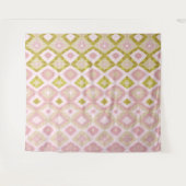 Geometric Diamond Pattern in Pink and Olive Green タペストリー (正面(横))